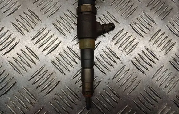 Peugeot 208 I Fuel injector 0445110339