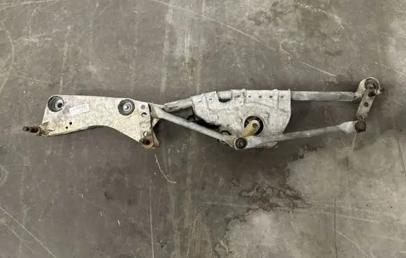 Mercedes-Benz ML W166 Front wiper linkage and motor A1668200540