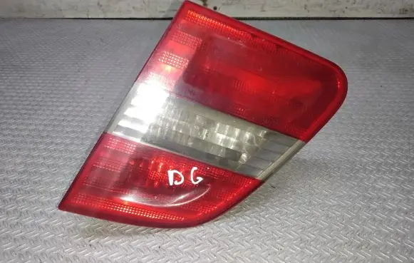Mercedes-Benz B W245 Tailgate rear/tail lights A1698200677