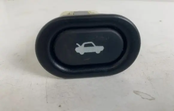 Tailgate opening switch