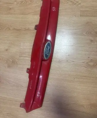 Ford Escort Front bumper upper radiator grill 91AG8200 91AG8A133