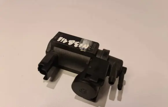 BMW 1 F20 F21 Turbo solenoid valve 70177712 V75995478002