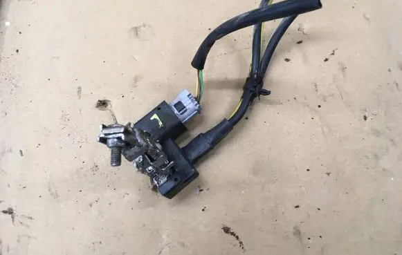 Nissan Juke I F15 Negative earth cable (battery)
