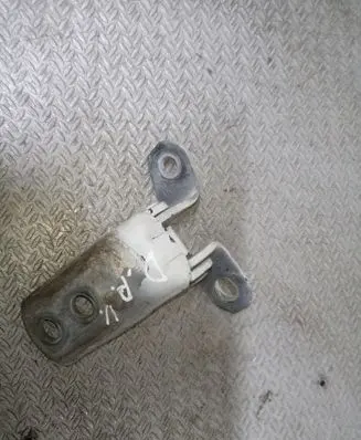 Toyota Prius (XW20) Front door upper hinge