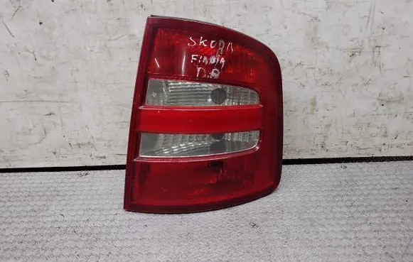 Skoda Fabia Mk1 (6Y) Rear/tail lights 6Y9945096B