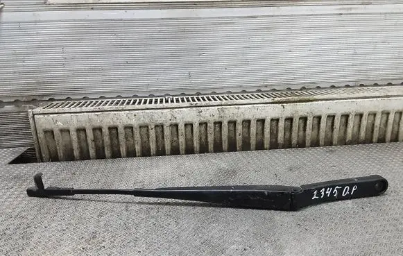 Skoda Octavia Mk2 (1Z) Front wiper blade arm