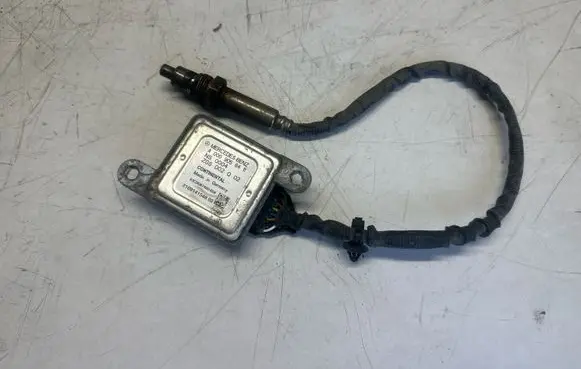 Mercedes-Benz Sprinter W907 W910 Lambda probe sensor A0009058411 A3C01067400608 21091415482
