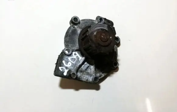 Volvo S40, V40 Water pump