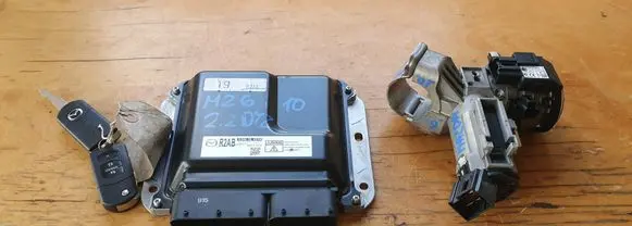 Mazda 6 Engine control unit/module R2AB18881M 2758009159