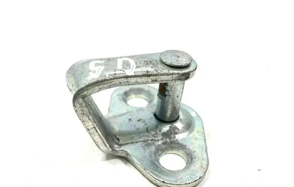 Chevrolet Volt I Rear door lock loop/hook striker 