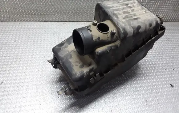 Toyota Corolla Verso E121 Air filter box 1770527040