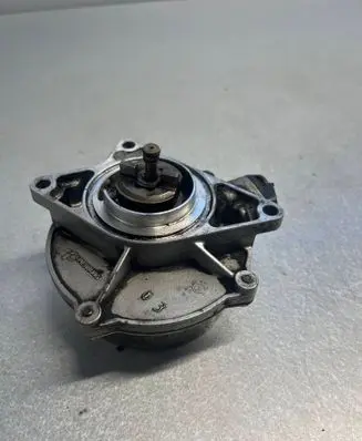 Volkswagen PASSAT B6 Vacuum pump ---