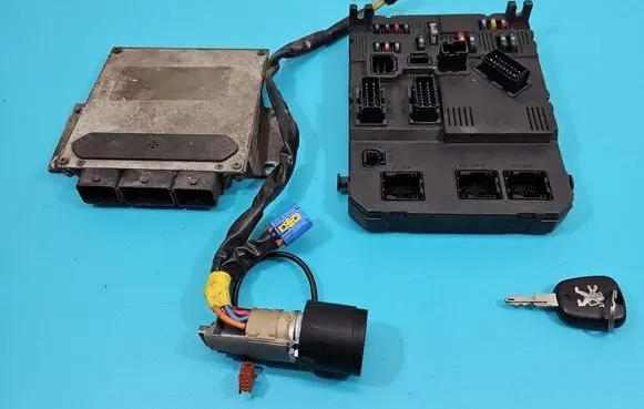 Peugeot 206 Engine control unit/module ECU 9643707380 IMPRK1504717
