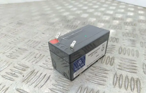 Mercedes-Benz ML W166 Car battery N000000004039