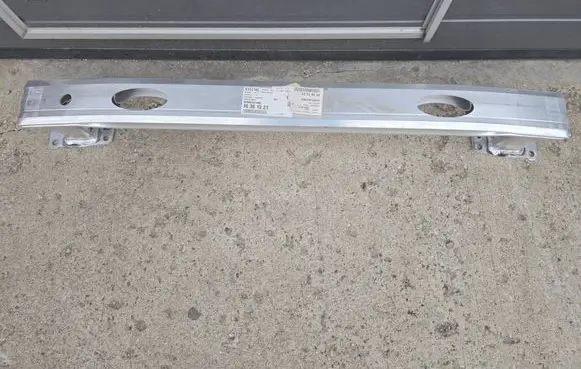 Opel Vivaro Rear bumper cross member 9852641980