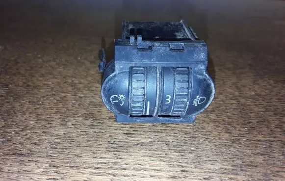 Volkswagen Golf V Headlight level height control switch 1K0941333