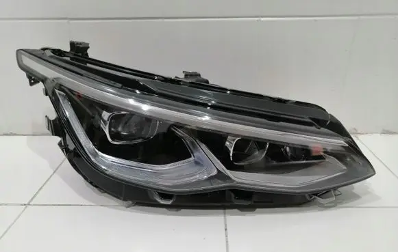 Volkswagen Golf VIII Headlight/headlamp