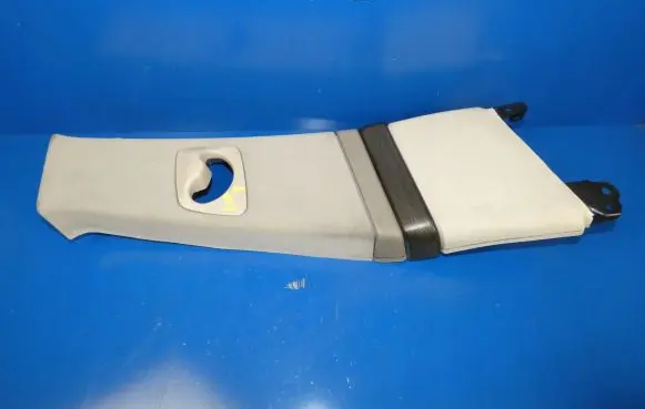 BMW 5 GT F07 (B) pillar trim (top)