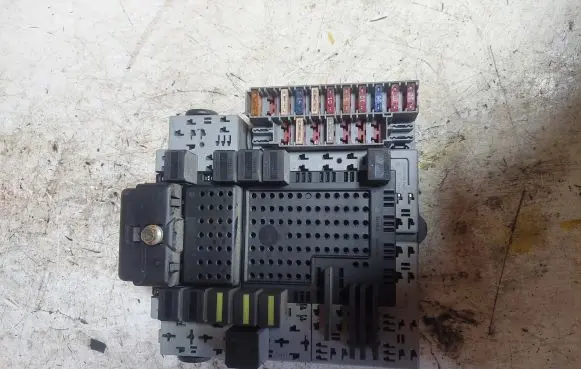 Volvo S60 Fuse box set 8688153 000001722171 8645729