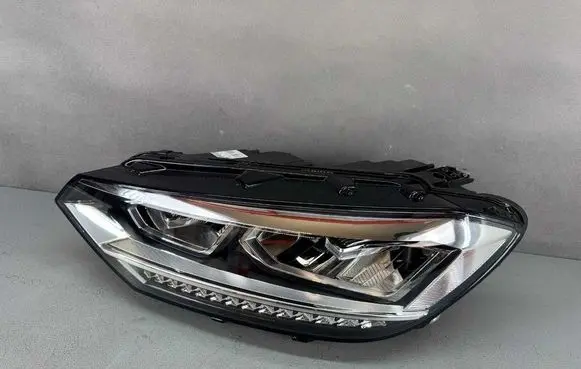Volkswagen Touran III Headlight/headlamp 103419012584