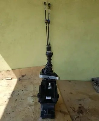 Peugeot 3008 I Gear selector/shifter in gearbox 