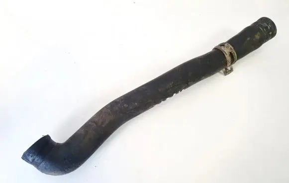 Volkswagen PASSAT B6 Engine coolant pipe/hose