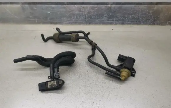 Volkswagen PASSAT CC Turbo solenoid valve 1K0906627B 076906051B