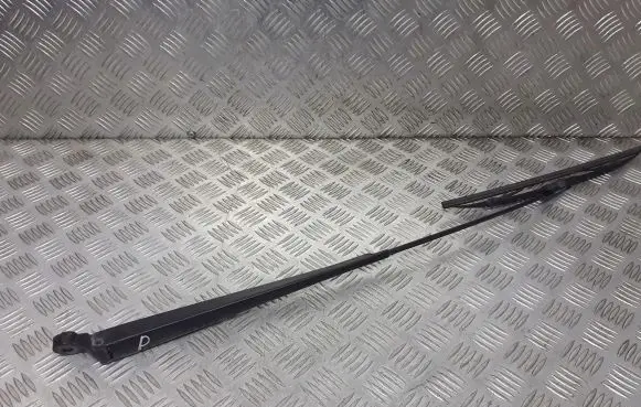 Renault Scenic I Front wiper blade arm 8200253821