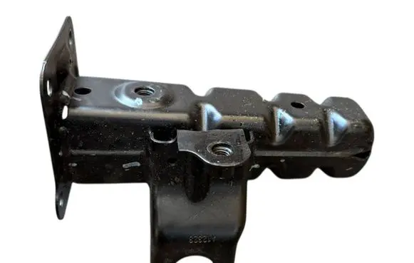 Mercedes-Benz Vito Viano W447 Bumper support mounting bracket corner A4476200201 172A0509
