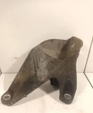 Audi A6 S6 C6 4F Engine mounting bracket 4F0199307N