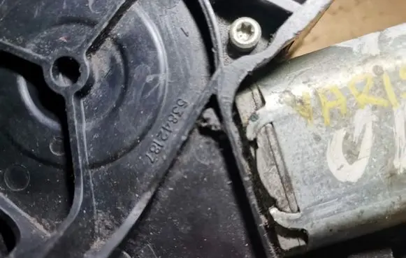Toyota Yaris Wiper motor 53842187