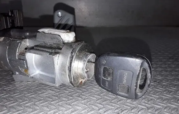 Toyota Corolla E120 E130 Ignition lock 
