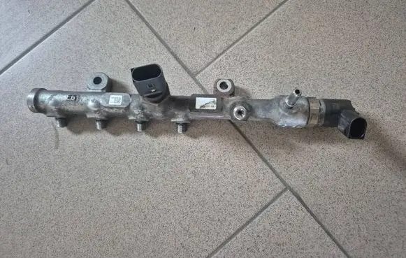 Hyundai i40 Fuel main line pipe 314002U200