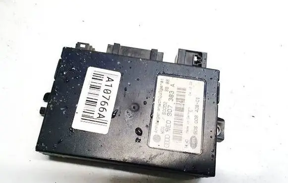 Volkswagen Touareg I Tow bar relay 8E0907383A