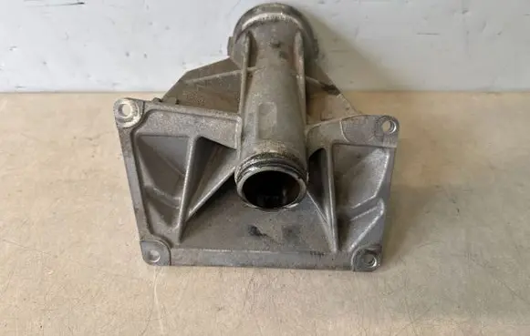 BMW 4 F36 Gran coupe Driveshaft support bearing bracket 8655621