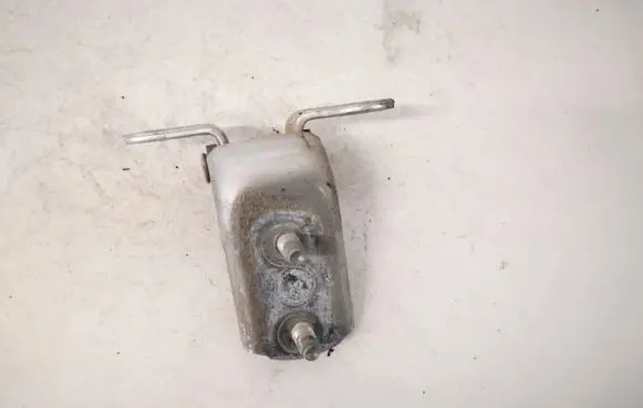 Toyota Avensis T220 Front door upper hinge