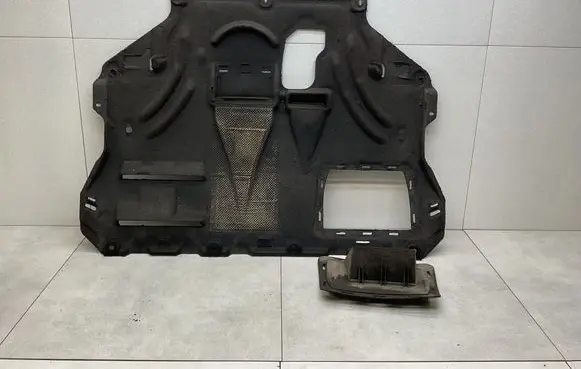 Engine splash shield/under tray