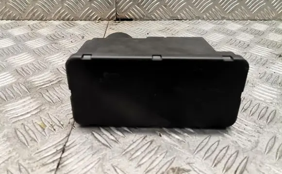 Volkswagen PASSAT B3 Central locking vacuum pump 357862257