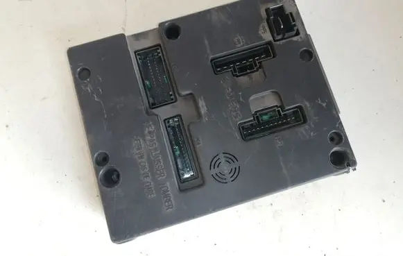 Renault Scenic I Fuse module 7703297929 S108502300C