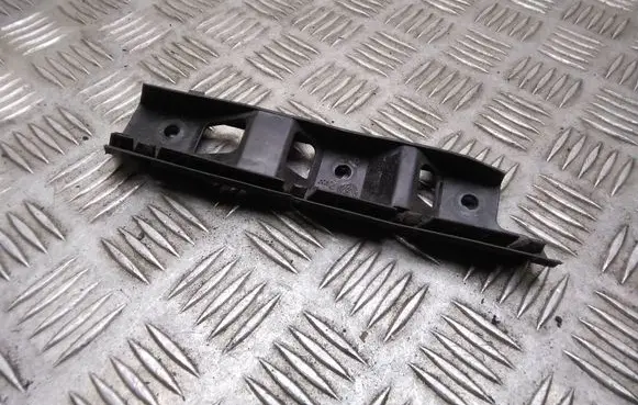 Volkswagen PASSAT B6 Front bumper mounting bracket 3C0807184