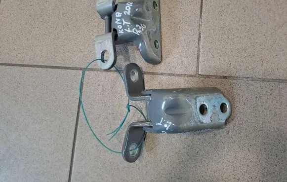 Rear door hinge set