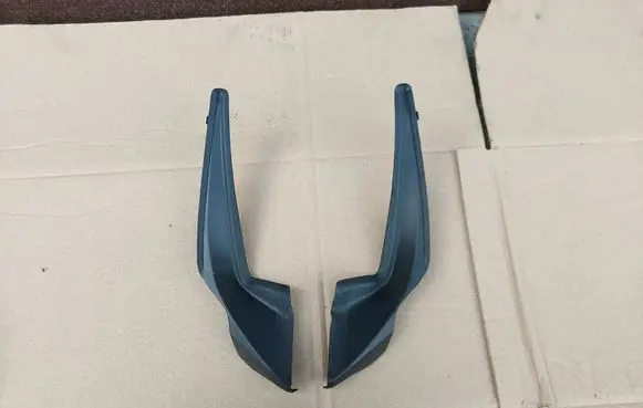 Toyota Aygo AB40 Windshield trim