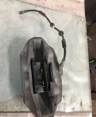 Front brake caliper