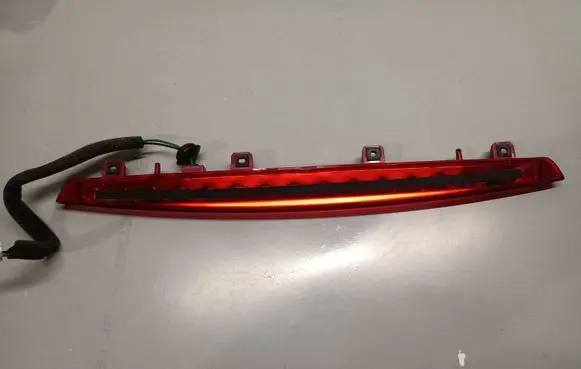 KIA Niro Third/center stoplight 92700G5000