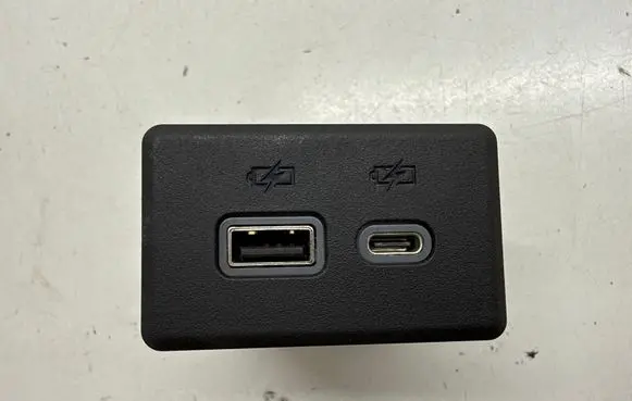 Buick Encore GX I USB socket connector 13525891