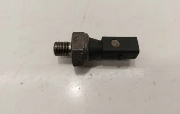Volkswagen Golf VI Oil pressure sensor 1K0863301B