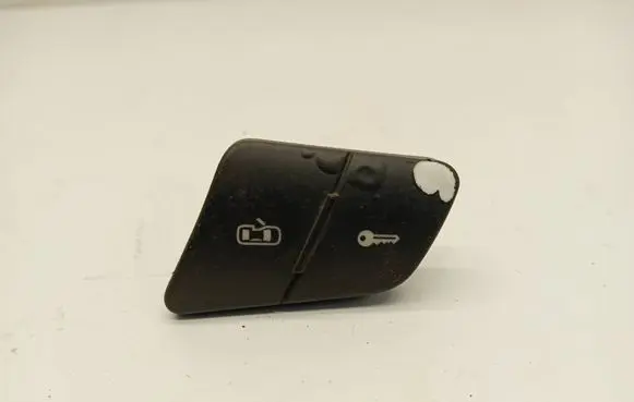 Volkswagen PASSAT B6 Central locking switch button 3C0962125 234502S