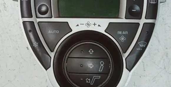 Peugeot 807 Climate control/heater control trim 9140010393