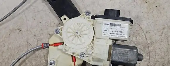 BMW X3 E83 Front door window regulator with motor 6925963 S007083005 69259631