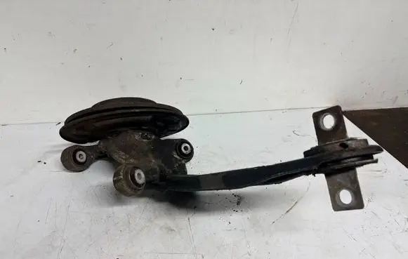 Mercedes-Benz A W176 Rear wheel hub spindle/knuckle 2460406